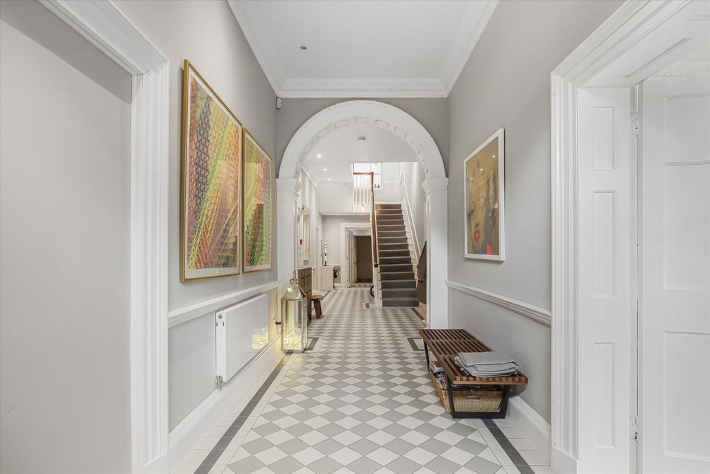 Property photo 3 of 34 Image