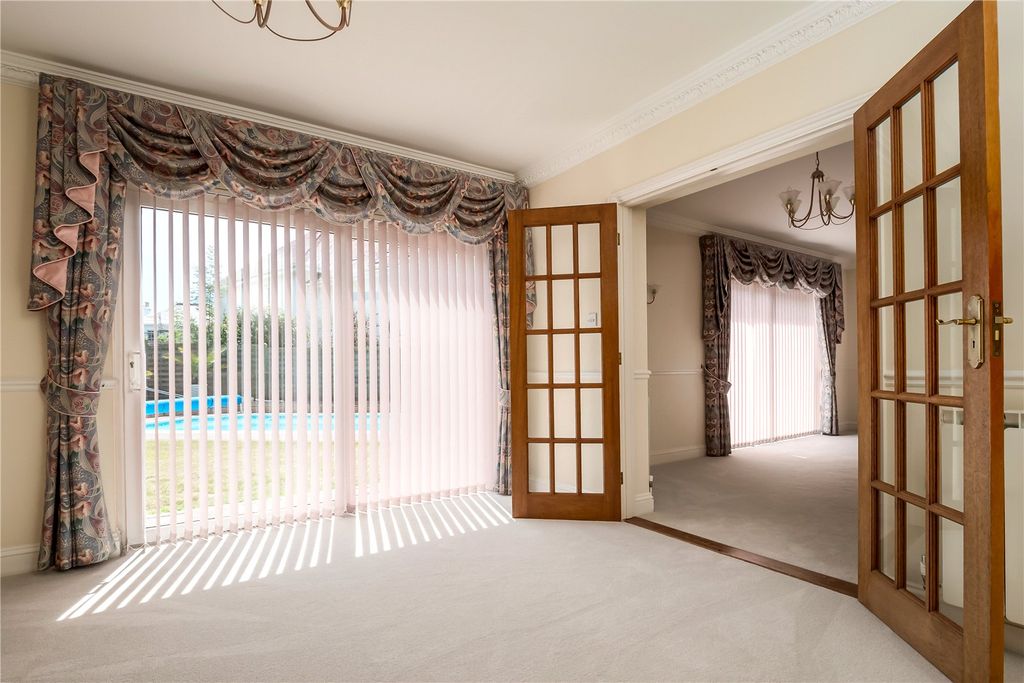 Property photo 3 of 12 Dining Room