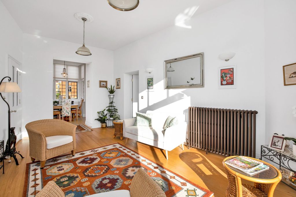 Property photo 1 of 32