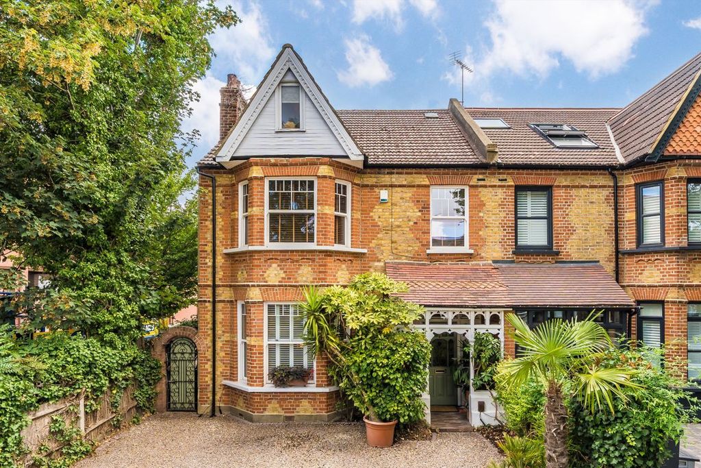 Property photo 1 of 11