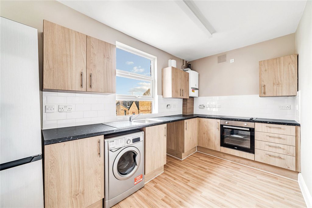 Property photo 3 of 8 Picture No. 05