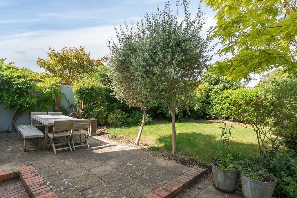 Property photo 2 of 14