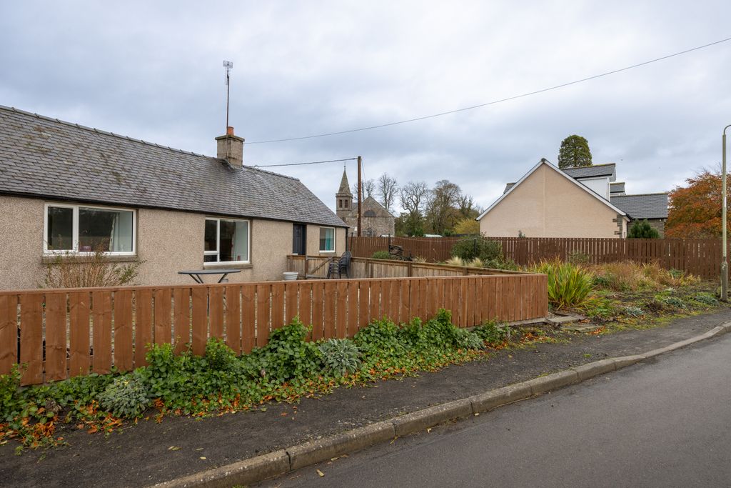 Property photo 3 of 28