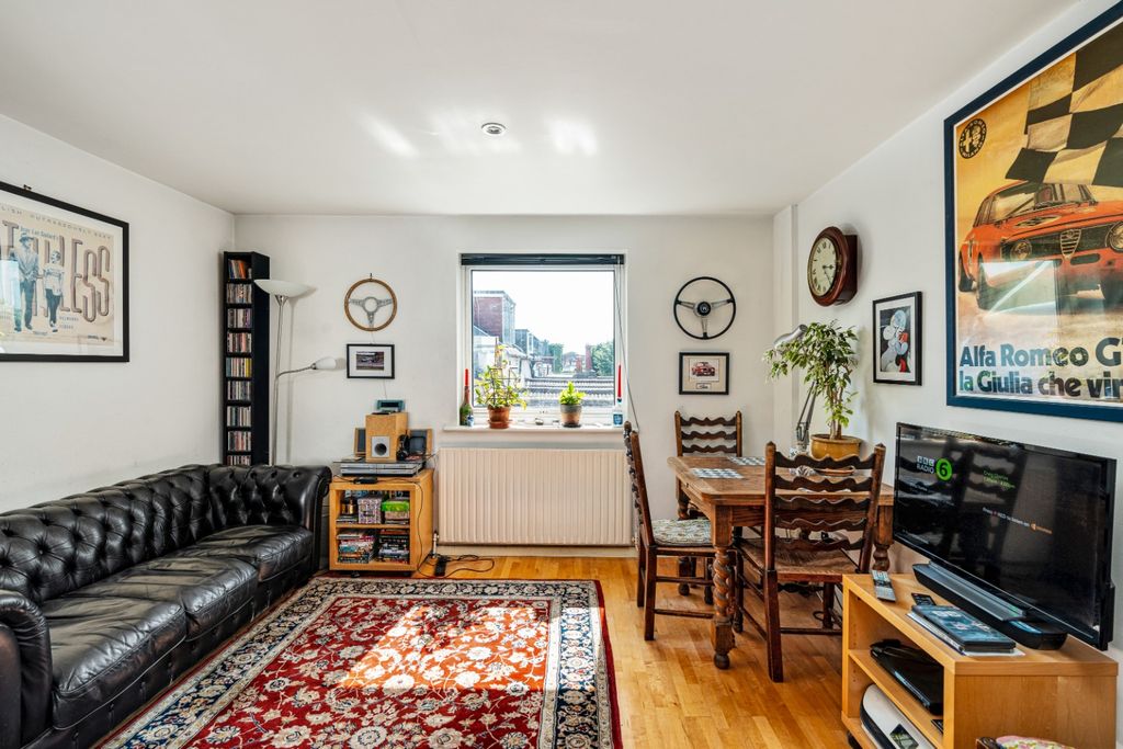Property photo 3 of 15 3073775