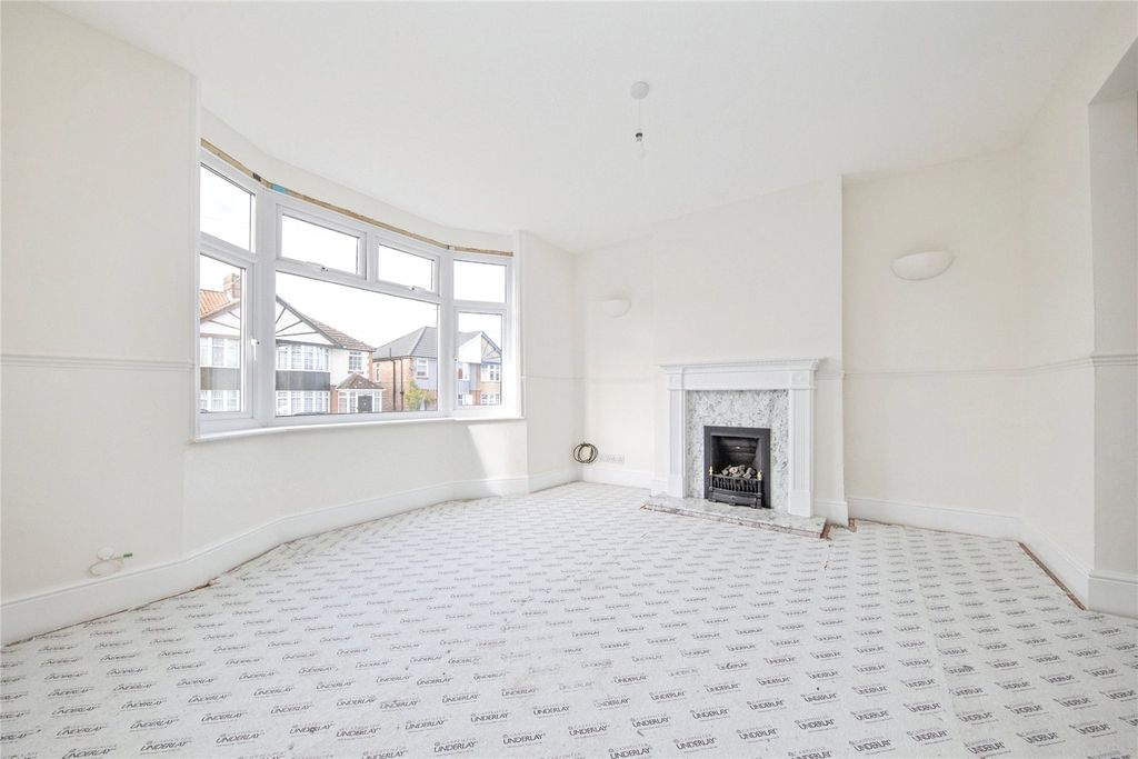 Property photo 3 of 22 Picture No. 25