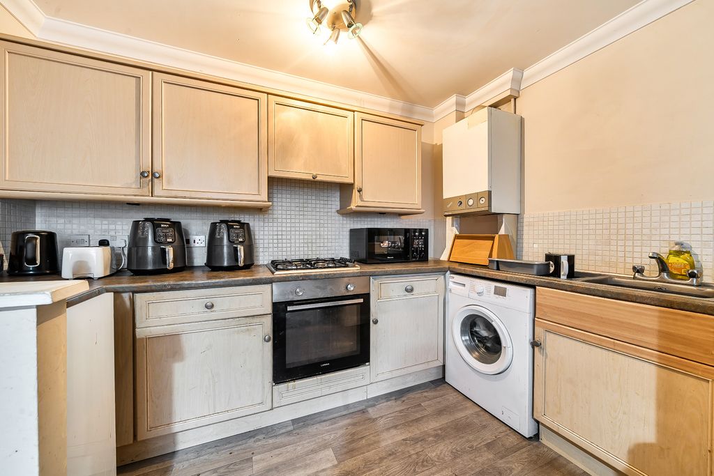 Property photo 2 of 8