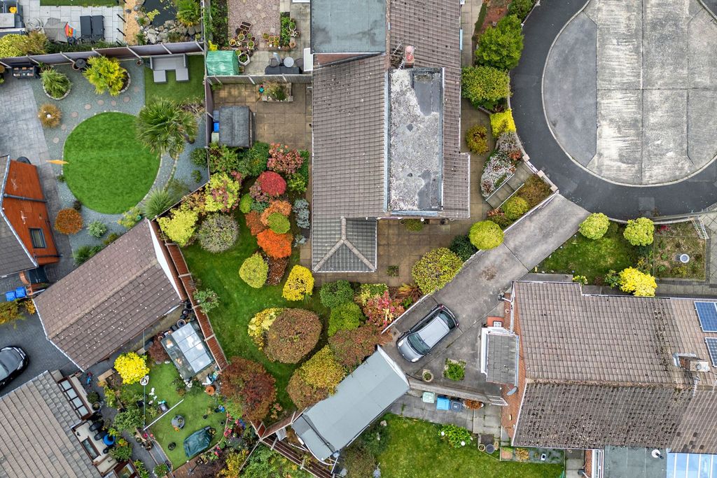 Property photo 2 of 25