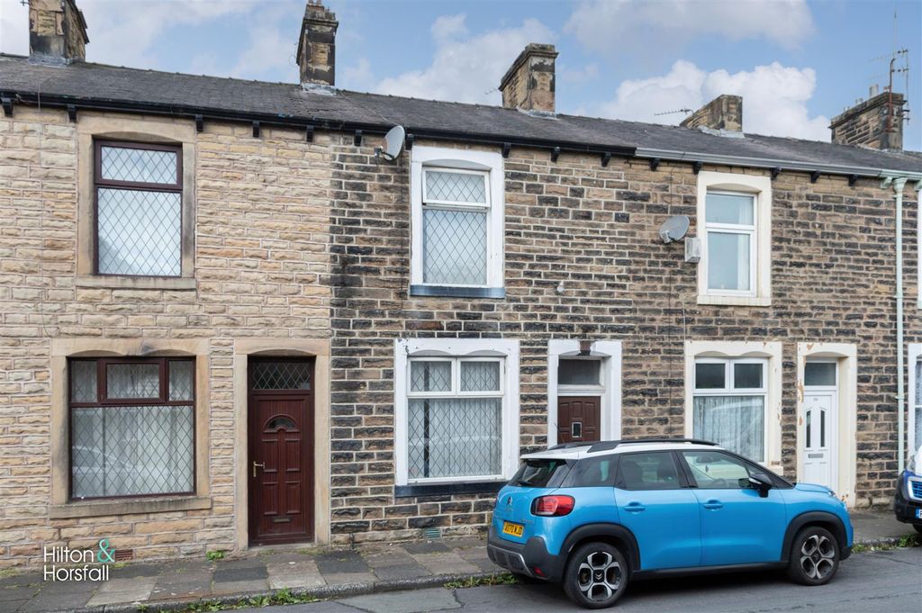 Property photo 1 of 8 Bolton Grove
