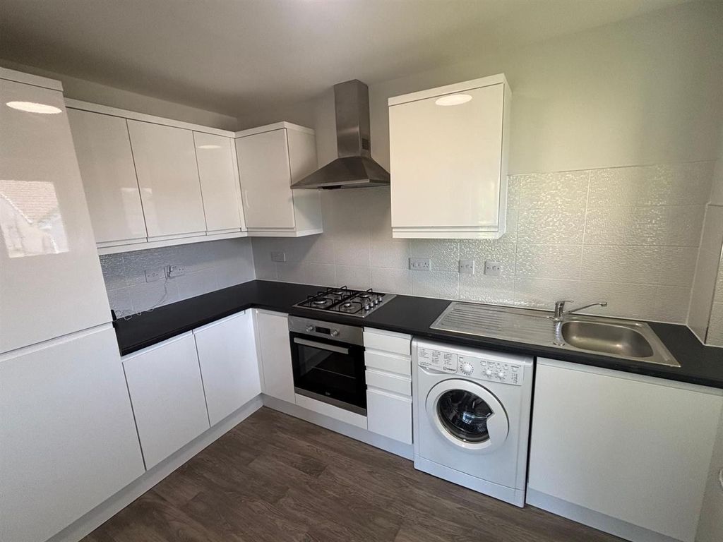 Property photo 2 of 8 82 Millhall Court 2.Jpg
