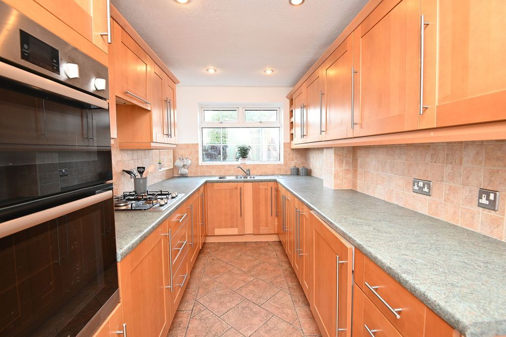 Property photo 3 of 16