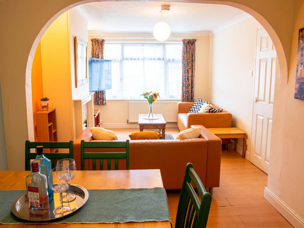 Property photo 3 of 15 Living Room