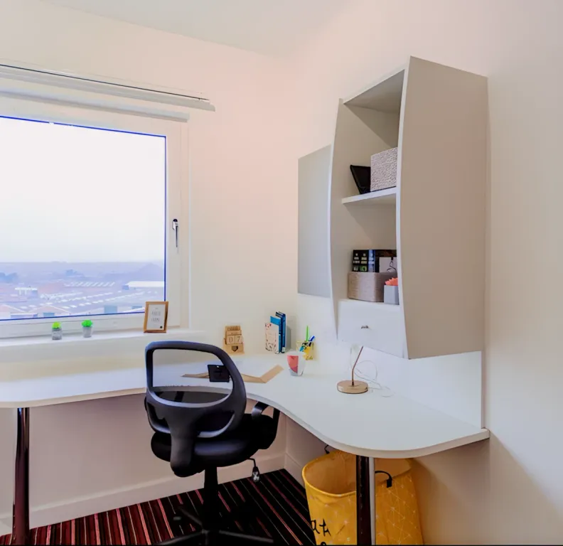 Property photo 1 of 32