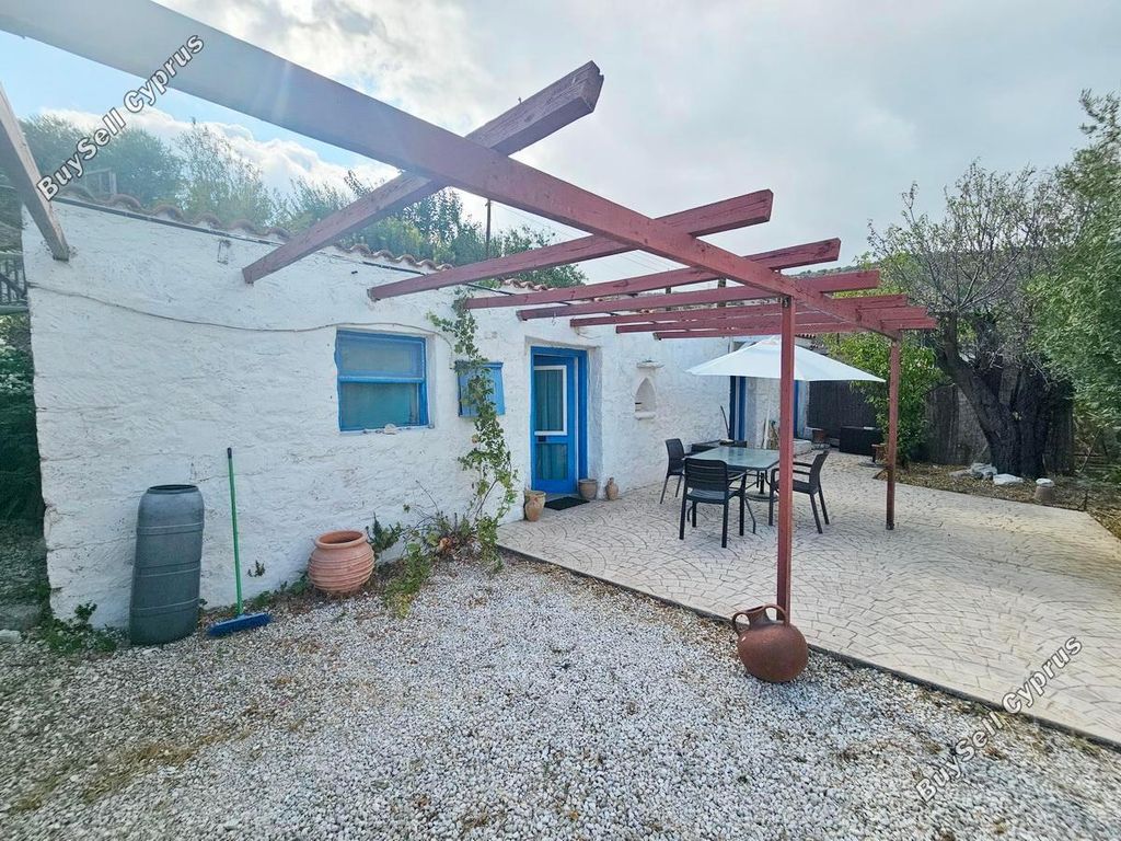 Property photo 2 of 35