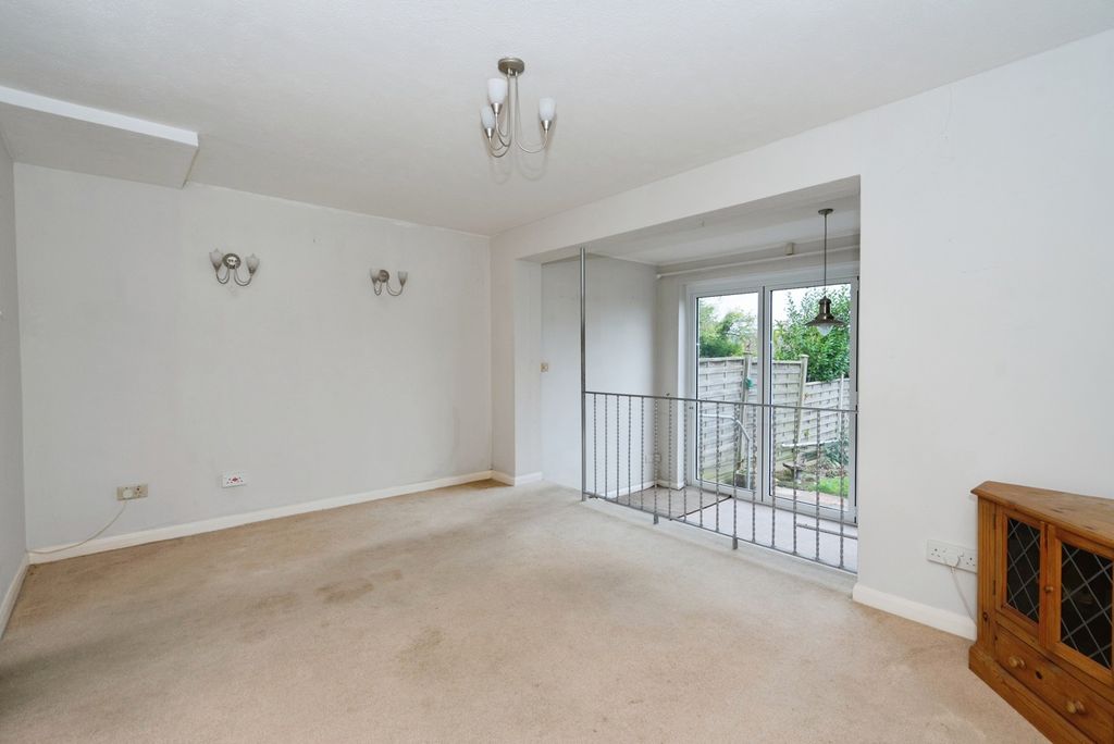 Property photo 2 of 20 Photo