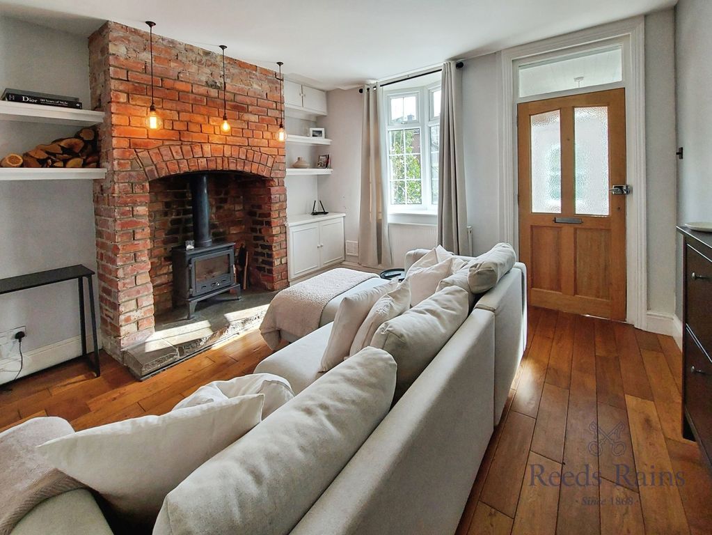 Property photo 2 of 24 Lounge