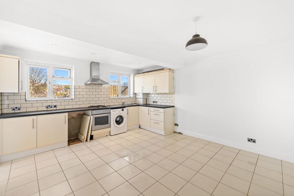 Property photo 3 of 15 Kitchen