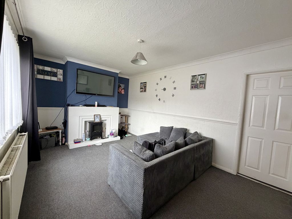 Property photo 2 of 21