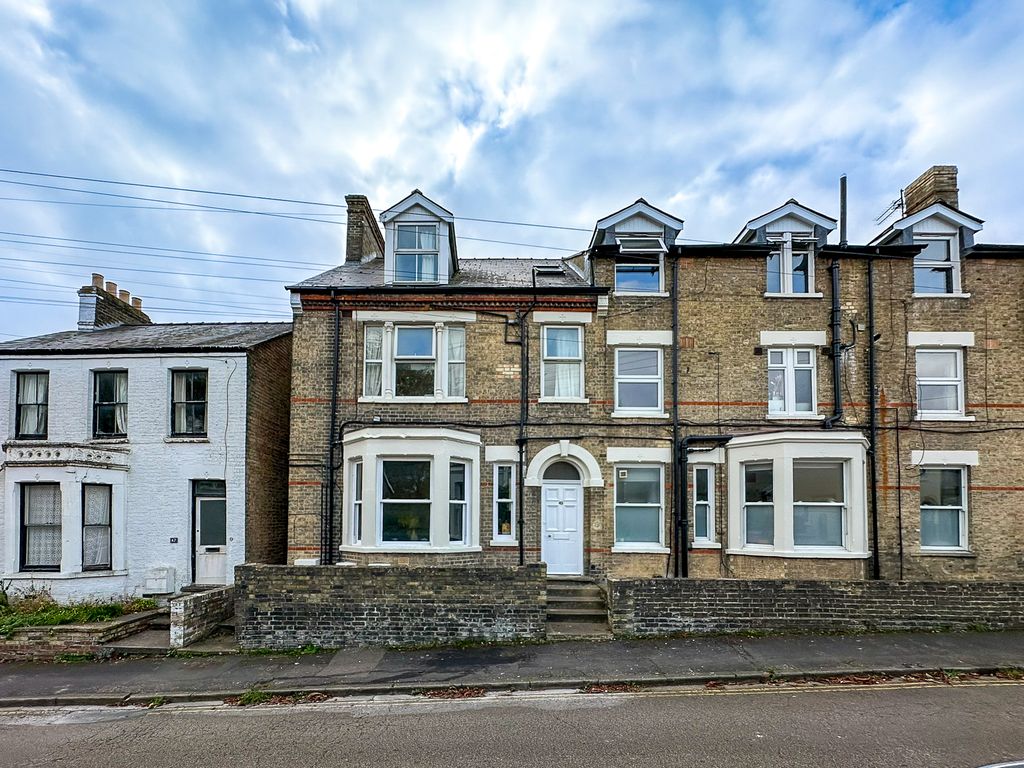 Property photo 1 of 11 External Front