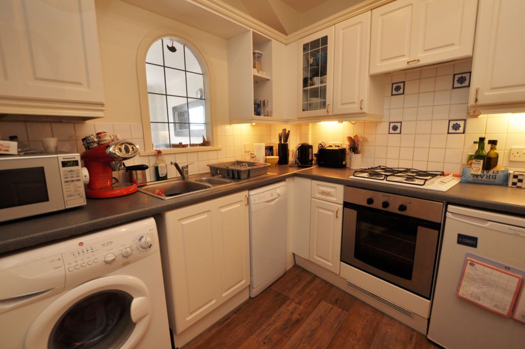 Property photo 2 of 6 Photo 02