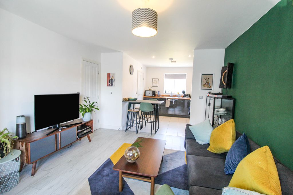 Property photo 3 of 14