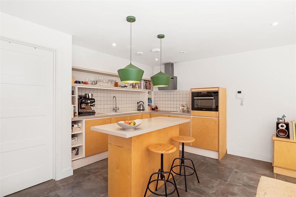 Property photo 3 of 15 Img_1699-1.Jpg