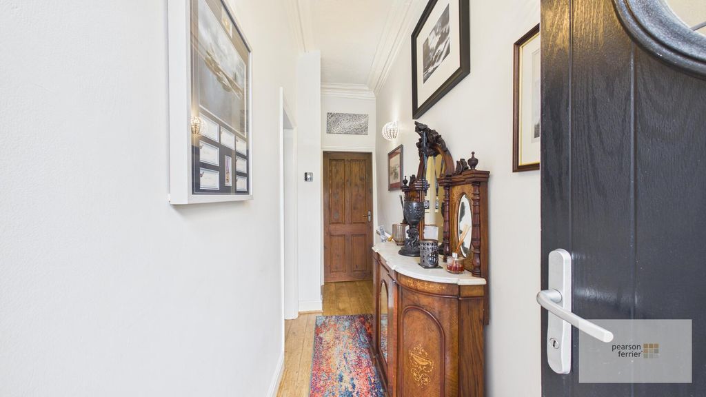 Property photo 2 of 13 Hallway