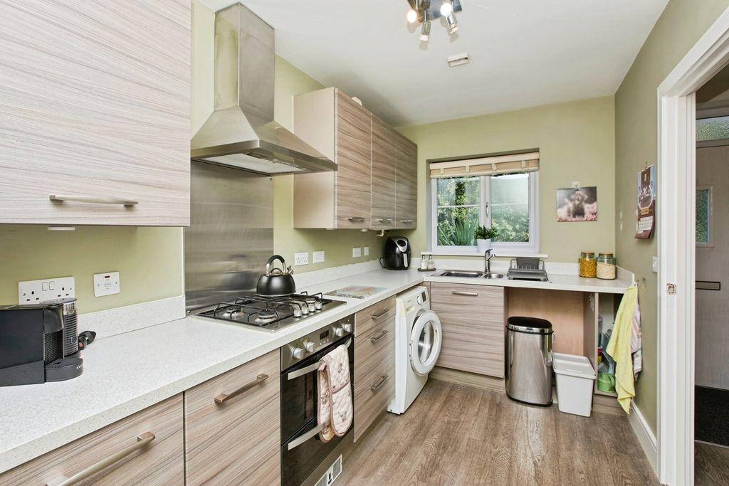 Property photo 3 of 14 Kitchen