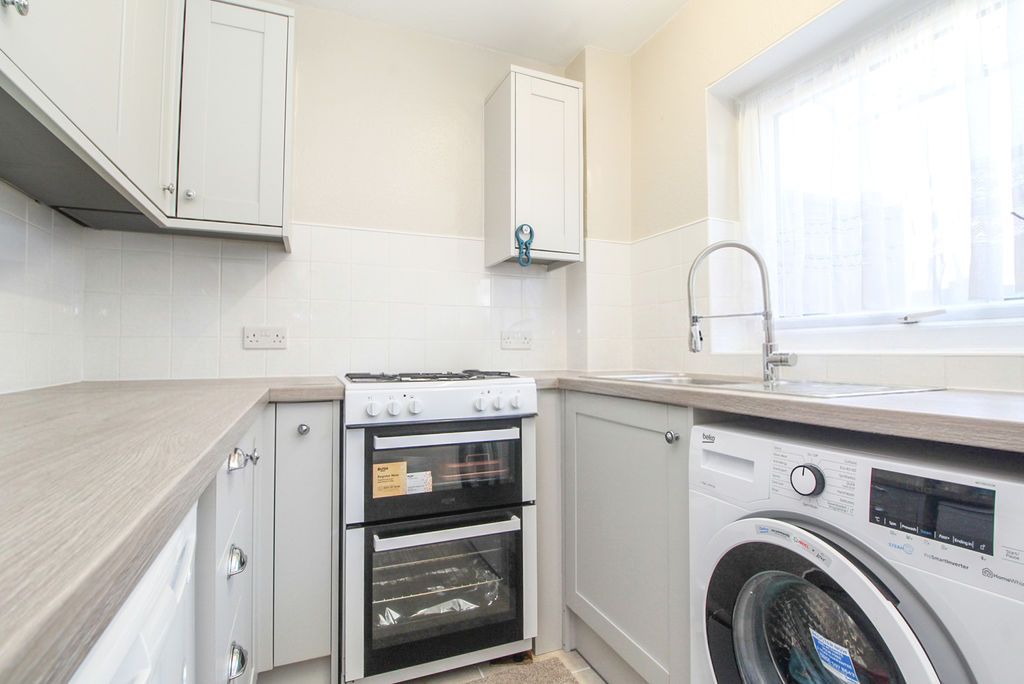 Property photo 2 of 15 Kitchen