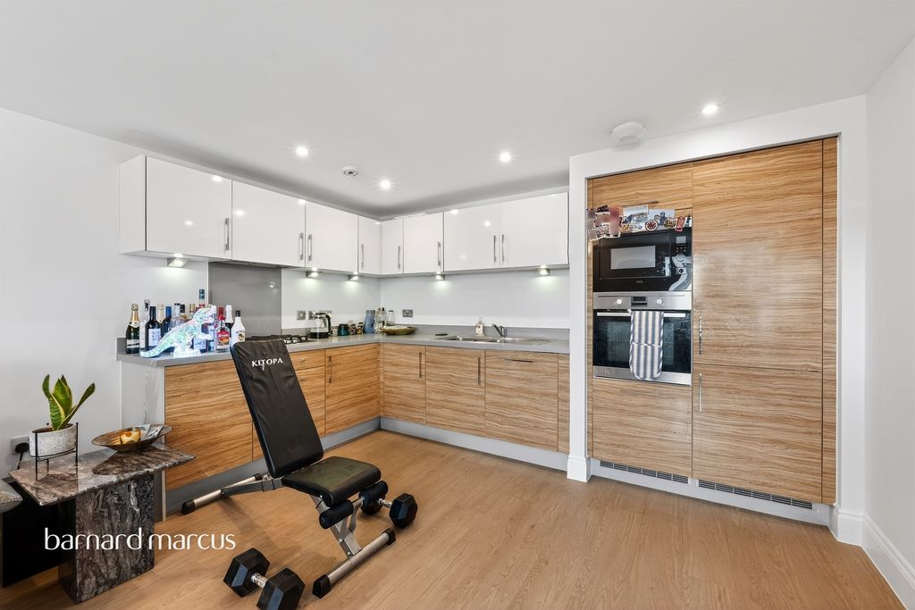 Property photo 3 of 6