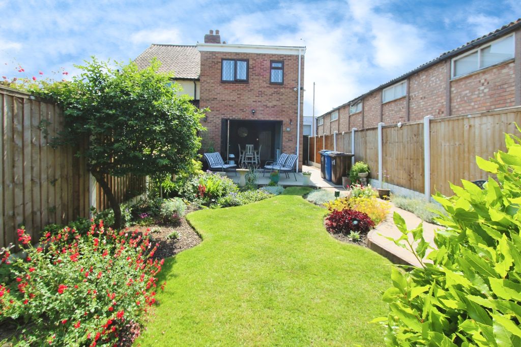 Property photo 2 of 21