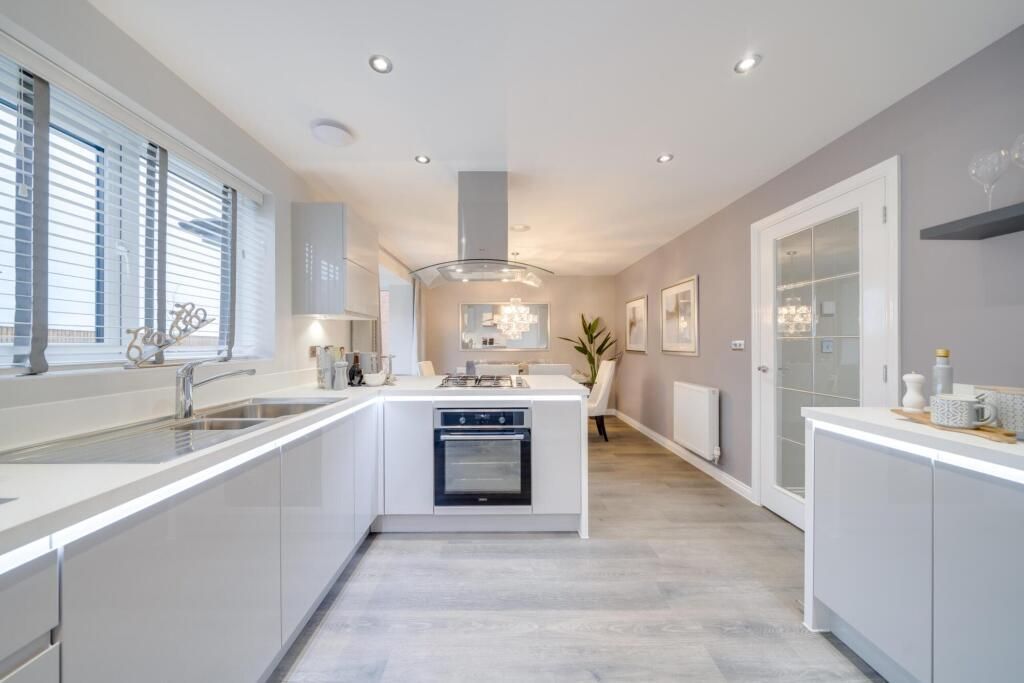 Property photo 2 of 9 Kitchen Diner.Jpeg