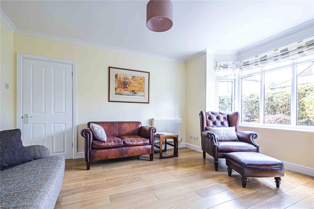Property photo 3 of 21 Picture No. 32