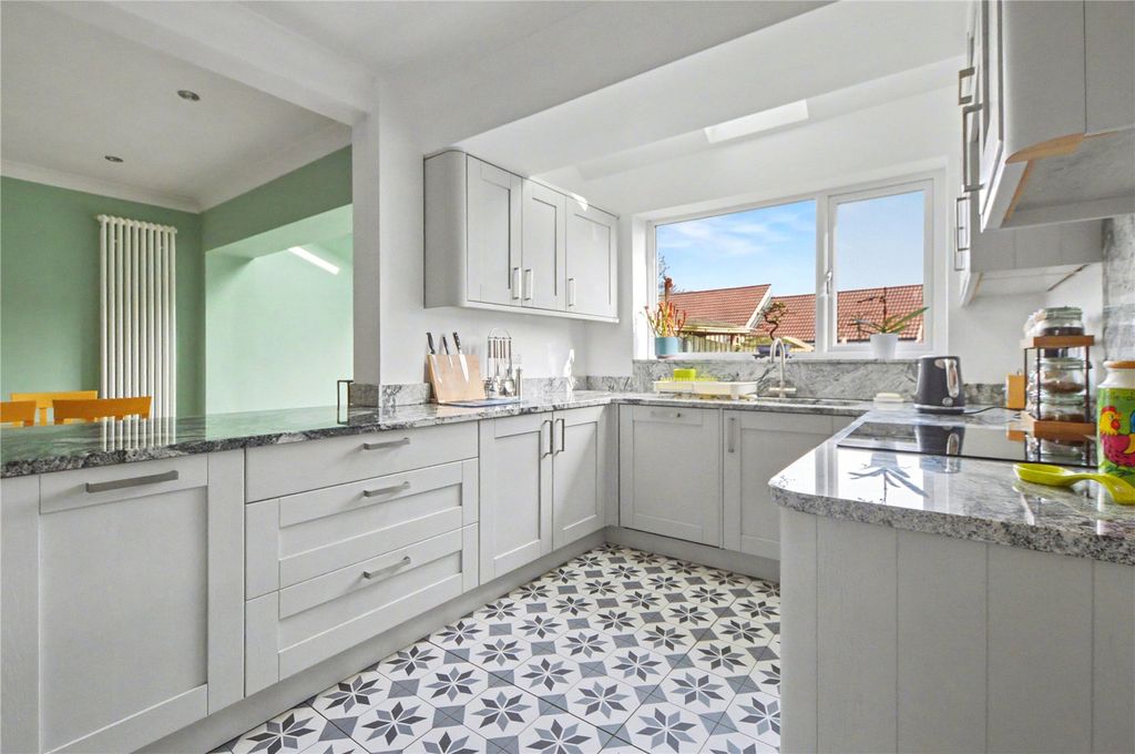 Property photo 2 of 12 Picture No. 15