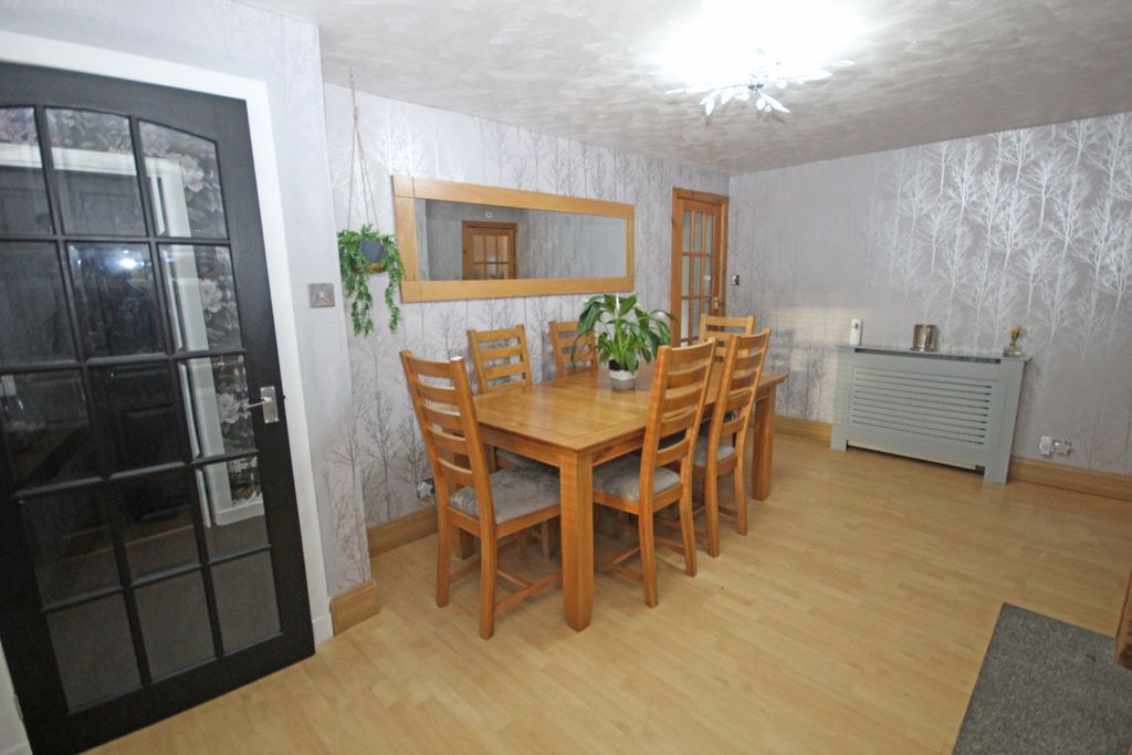 Property photo 2 of 31