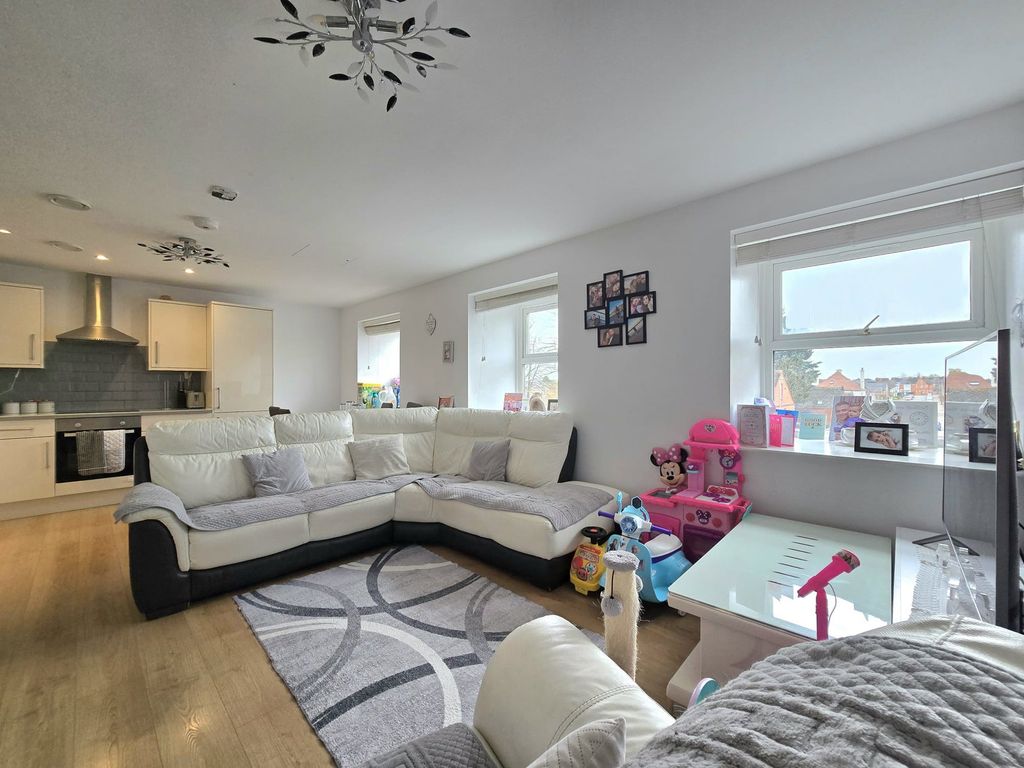 Property photo 2 of 20