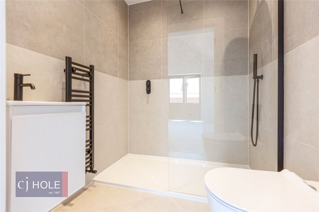 Property photo 3 of 32 Picture No. 80