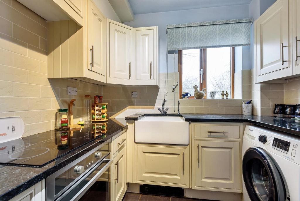 Property photo 3 of 9 3