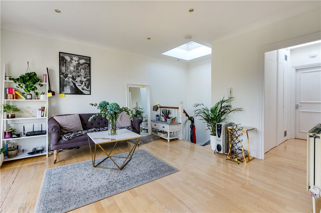 Property photo 3 of 10 Picture No. 02