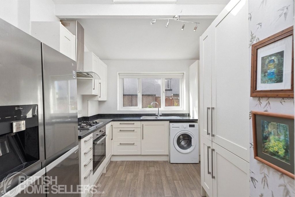 Property photo 2 of 15 Picture No. 05