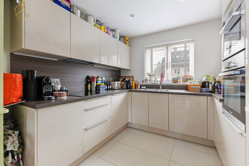 Property photo 3 of 11 3
