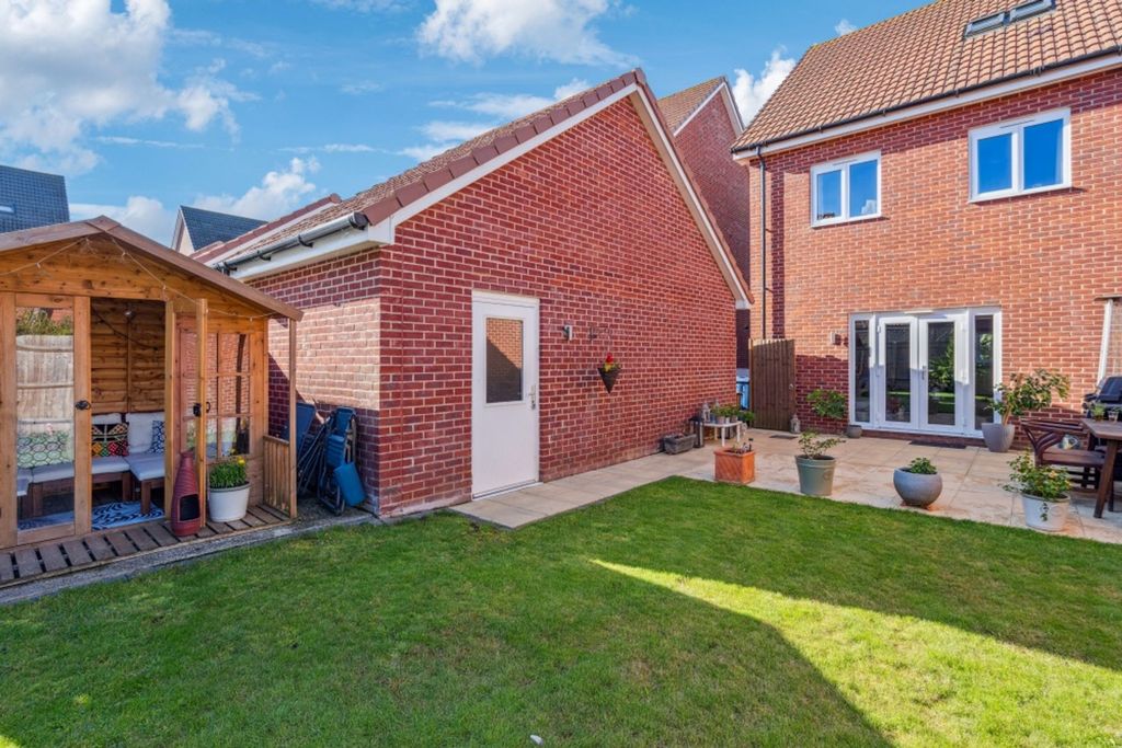 Property photo 3 of 14