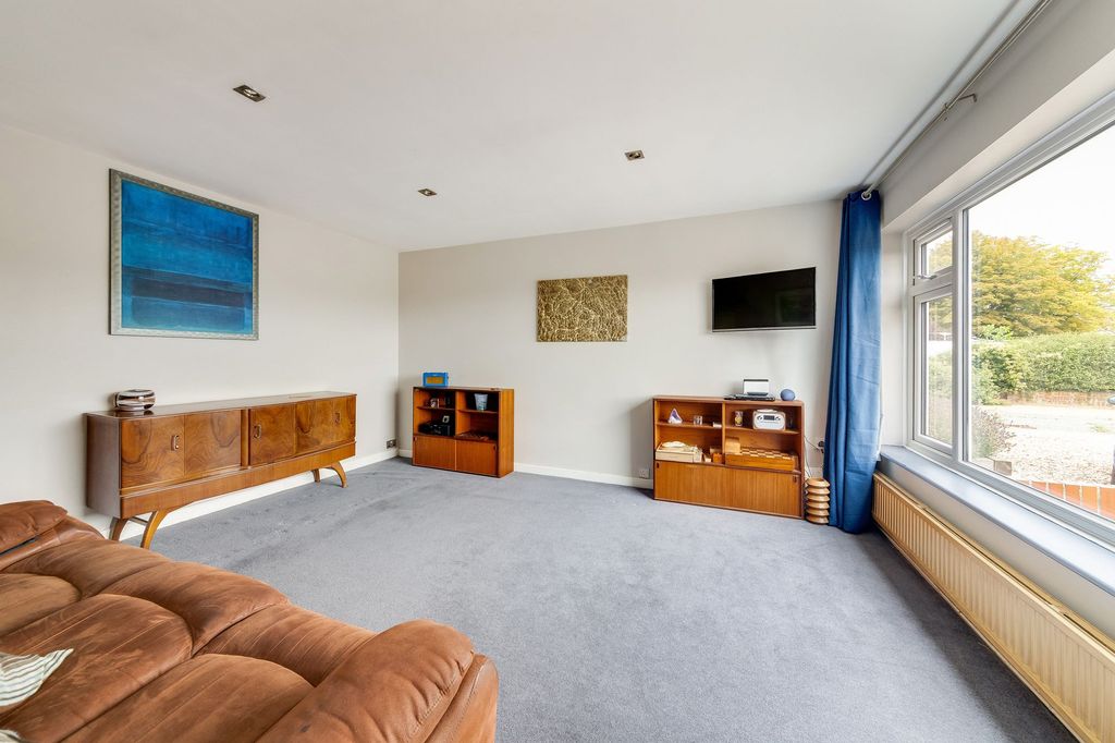 Property photo 2 of 24