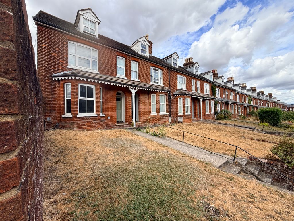 Property photo 1 of 6