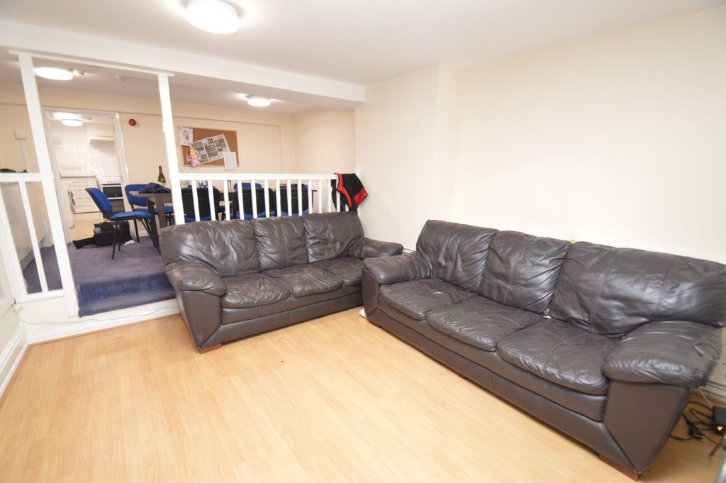 Property photo 2 of 10 Picture No. 15