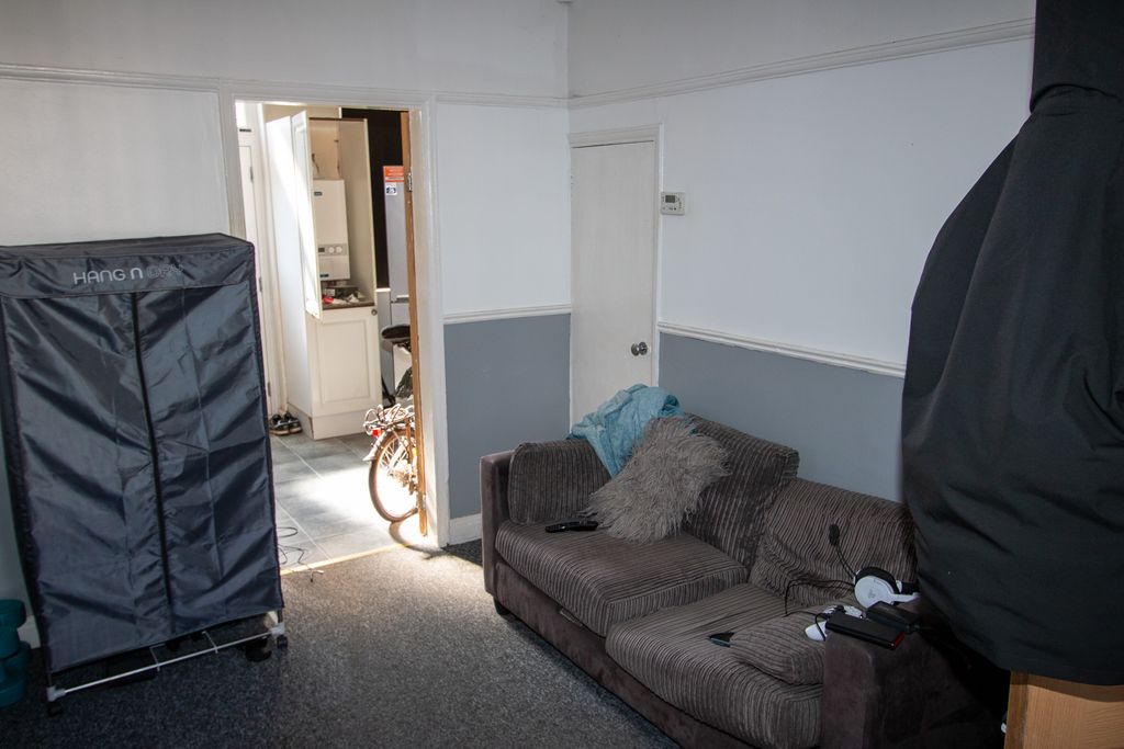 Property photo 3 of 18