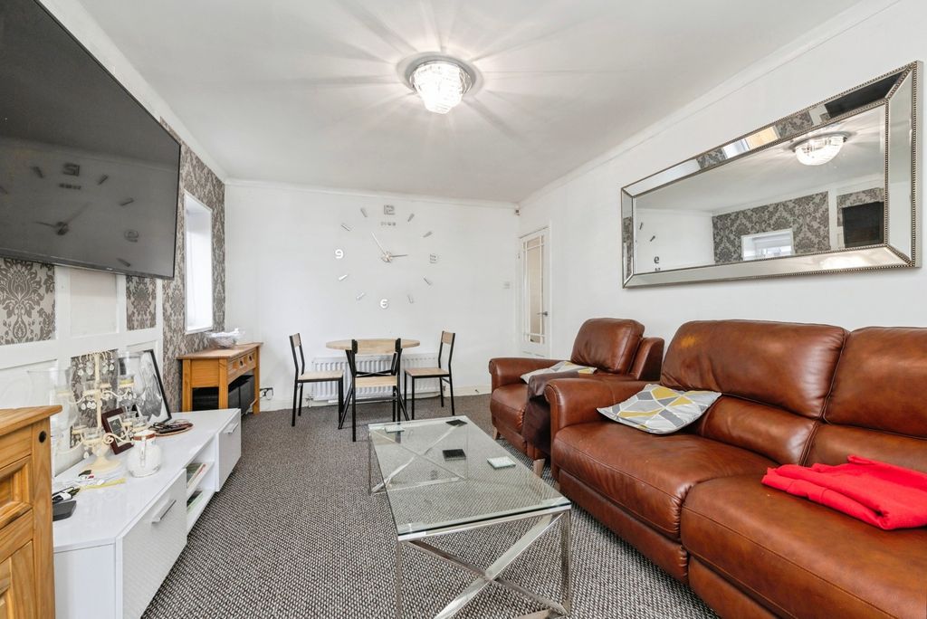 Property photo 3 of 15 Pbox-Img.Jpg