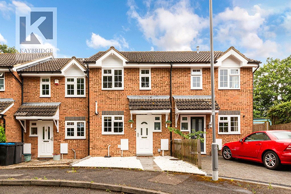 Property photo 1 of 15 Chelsea Close, Worcester Park - Kt4 7Sf