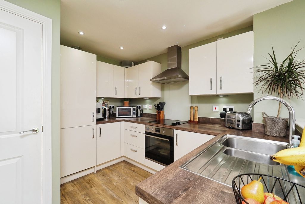 Property photo 2 of 17 Family Kitchen