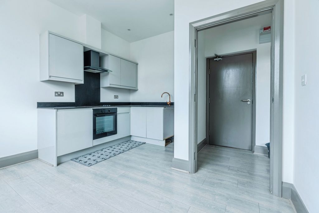 Property photo 3 of 15 Pbox-Img.Jpg
