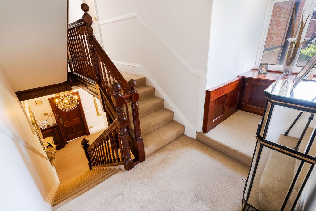 Additional image 7 of 6 bed end terrace house for saleVictoria Square, Penarth CF64